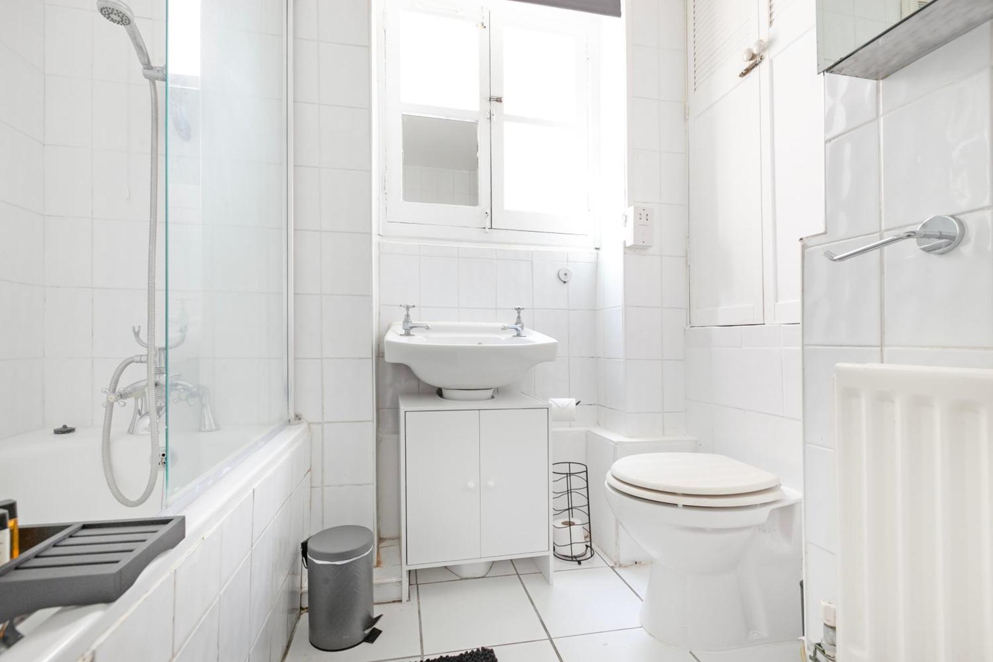 Beautiful One Bedroom Flat In Scott Ellis Gardens 런던 외부 사진