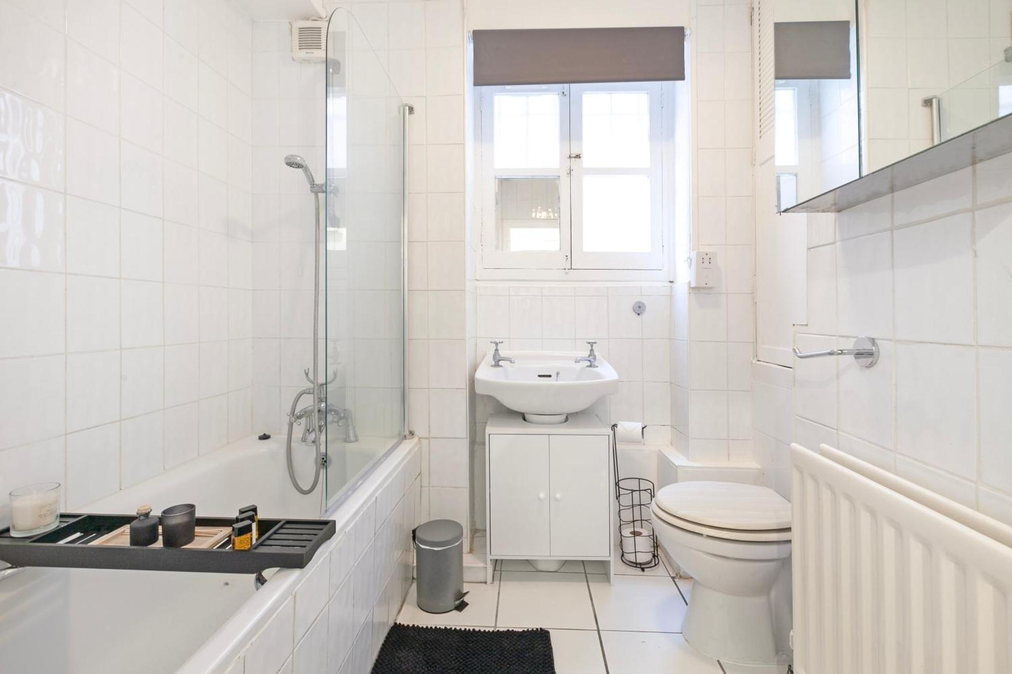 Beautiful One Bedroom Flat In Scott Ellis Gardens 런던 외부 사진