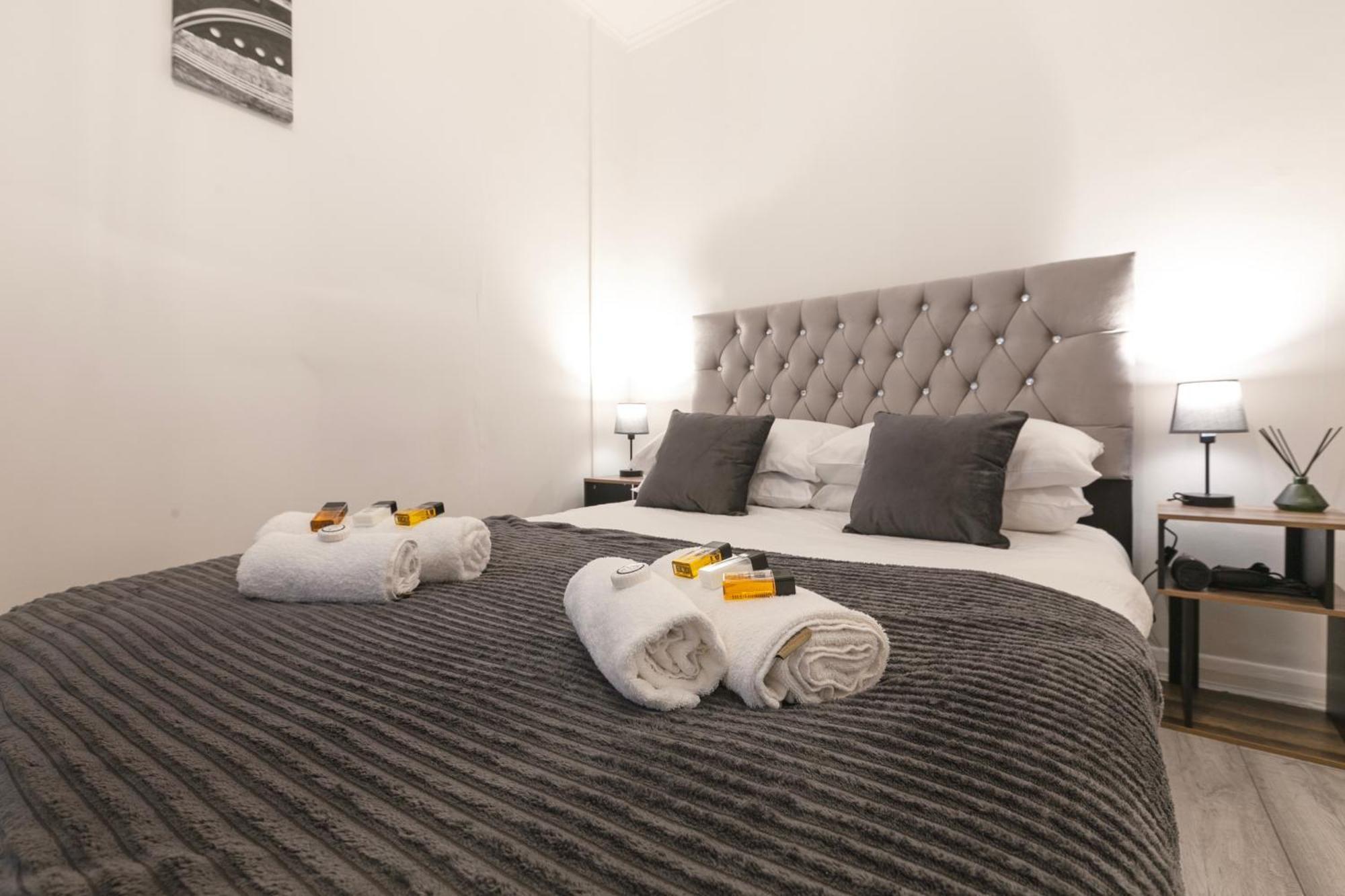 Beautiful One Bedroom Flat In Scott Ellis Gardens 런던 외부 사진